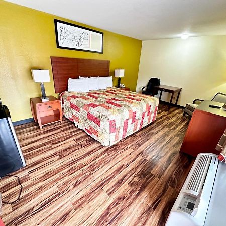 Regency Inn Iola Ngoại thất bức ảnh