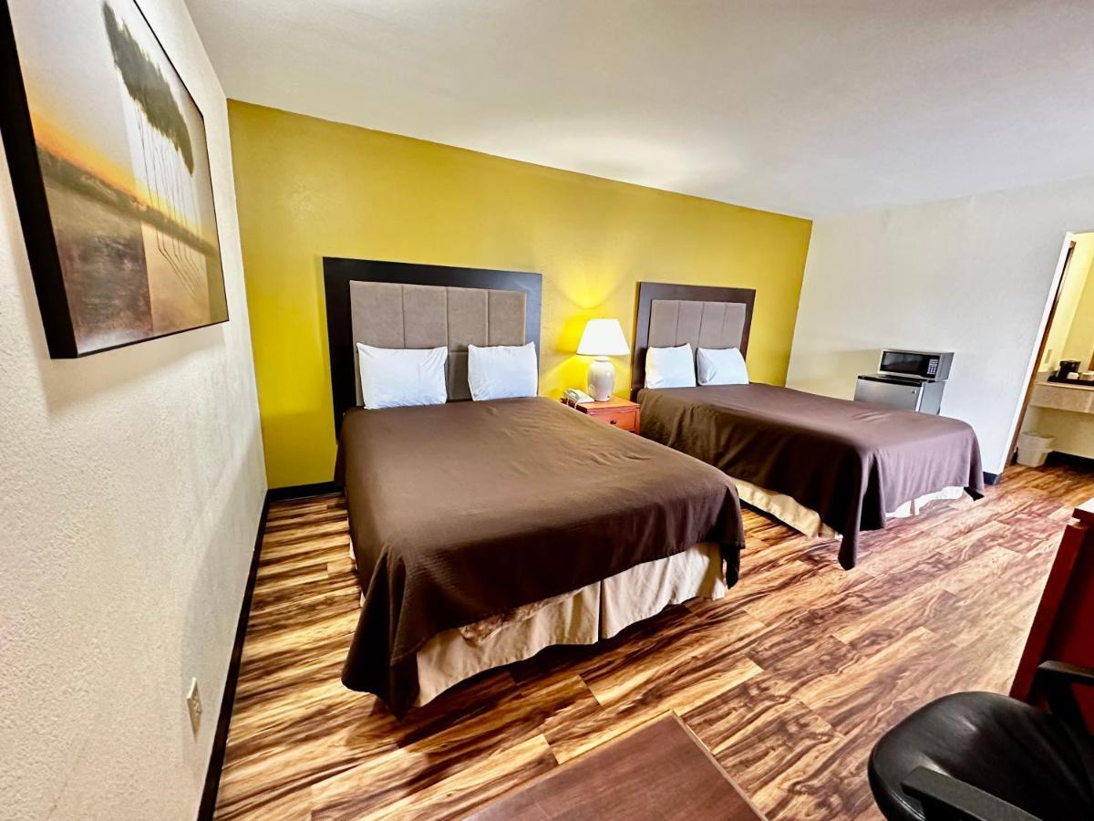 Regency Inn Iola Ngoại thất bức ảnh