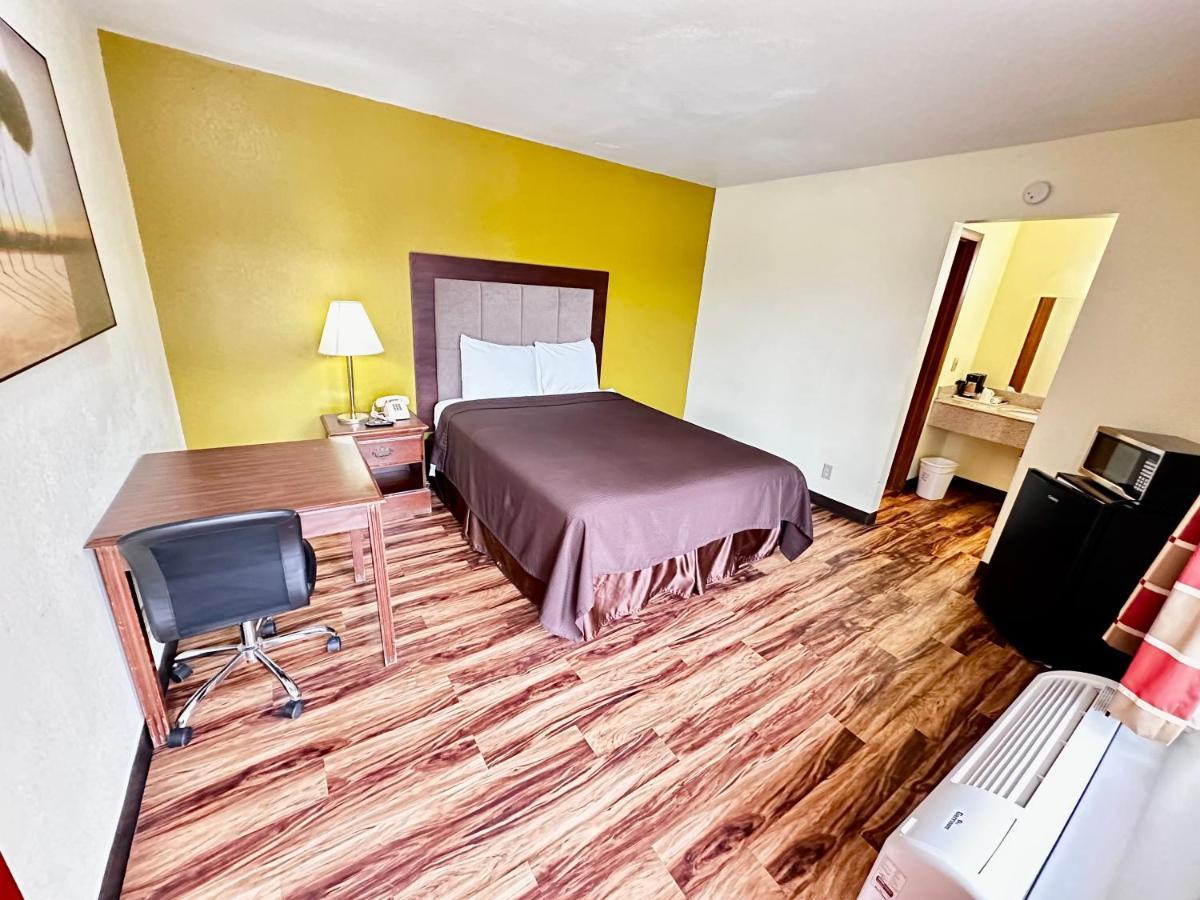Regency Inn Iola Ngoại thất bức ảnh
