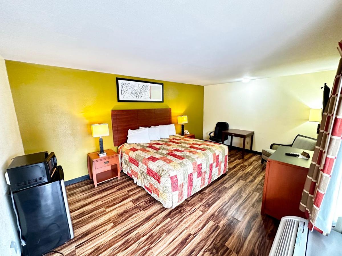 Regency Inn Iola Ngoại thất bức ảnh