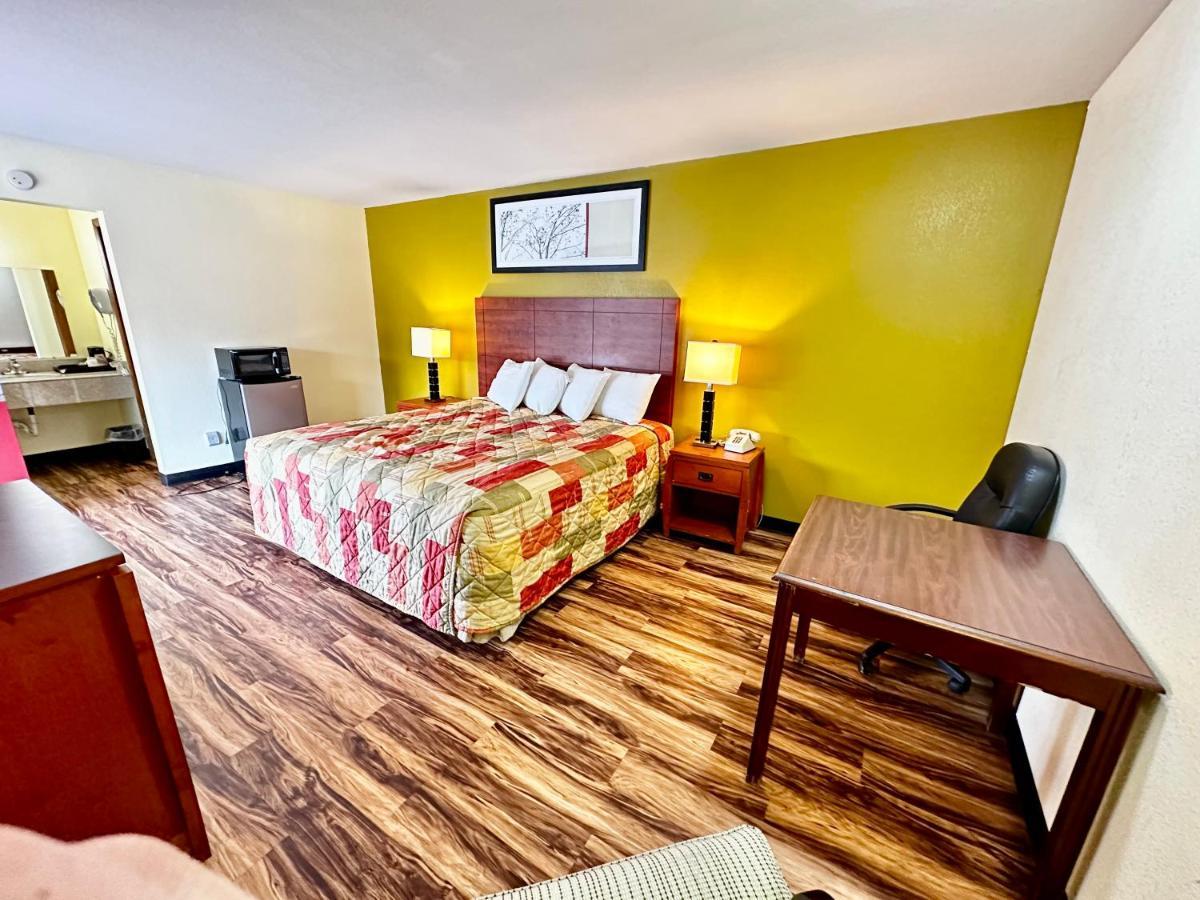Regency Inn Iola Ngoại thất bức ảnh