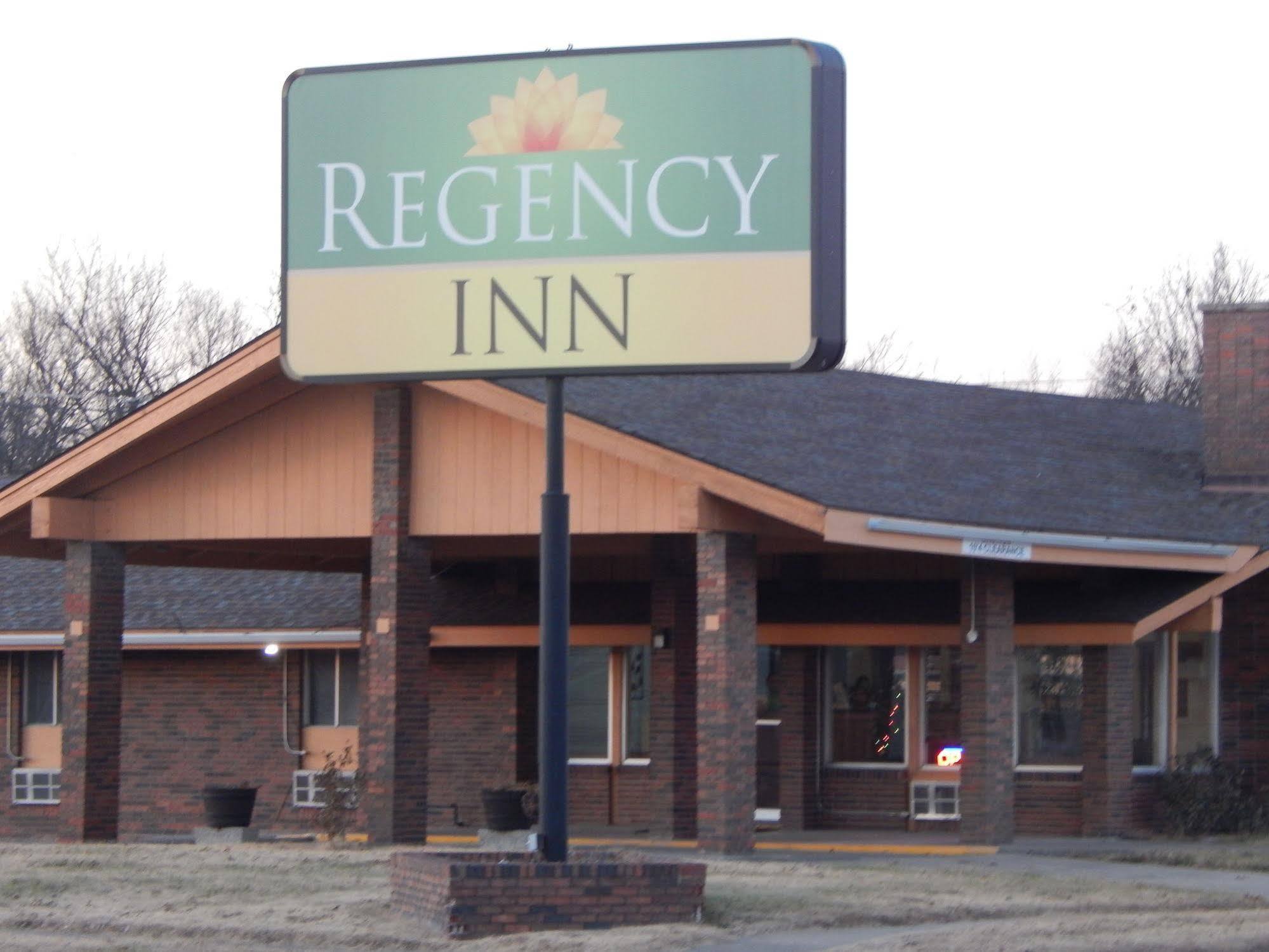 Regency Inn Iola Ngoại thất bức ảnh